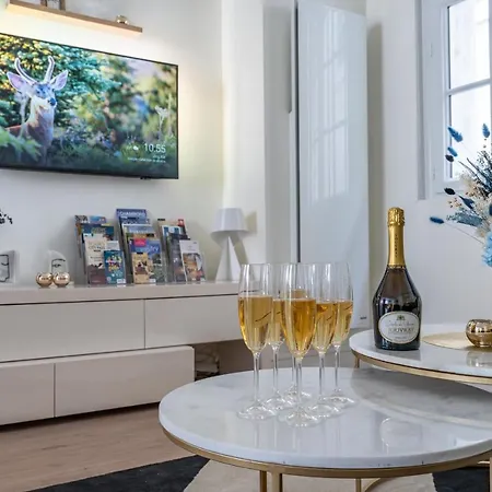 Le Saint-martin - Parking - Prestiplace Collection Apartment Tours